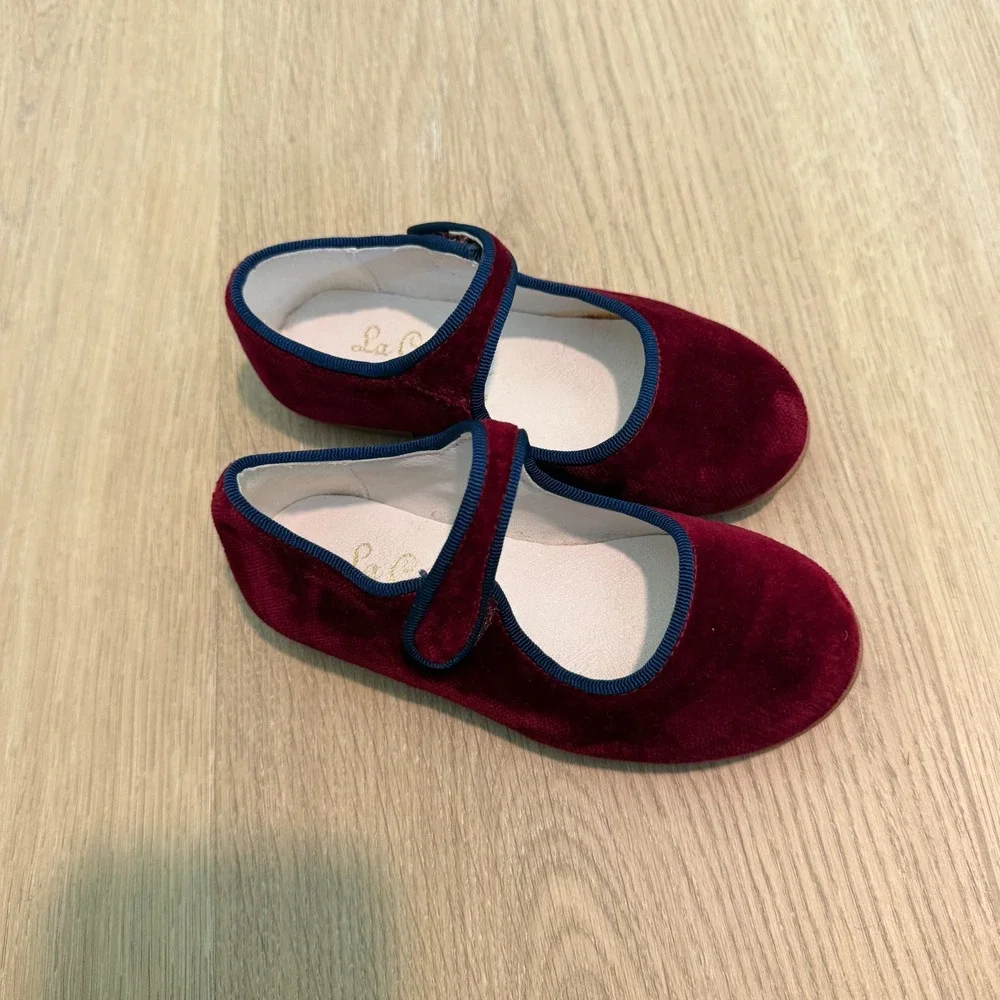 La Coqueta Kids Burgundy Velvet Mary Jane Shoes Navy Trim Size 24 Burgundy